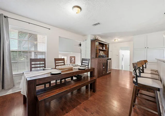 5th image of 2504 Broadmoor Dr, Bryan, TX 77802 | MLS# 70862036
