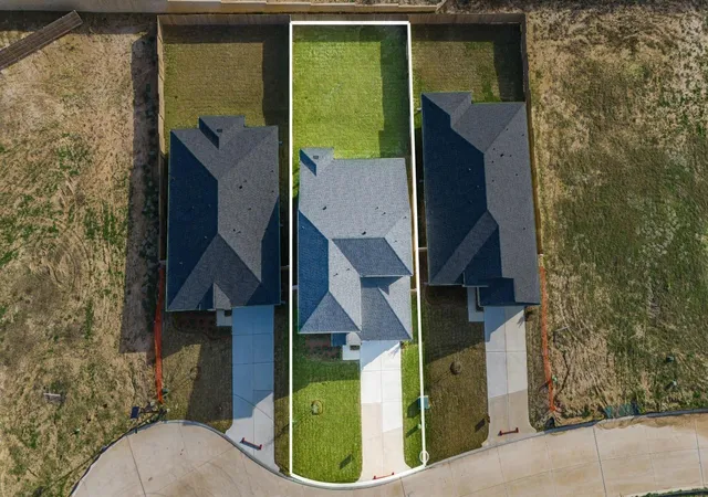 Photo 2 of Sale Pending at 19733 Flag View Dr, Montgomery, TX 77316 | MLS# 54267711 | Listing updated on 2026-08-05