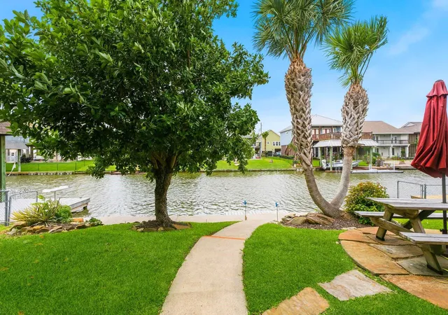 3rd image of 23 N Sandpiper St, La Marque, TX 77568 | MLS# 21665154