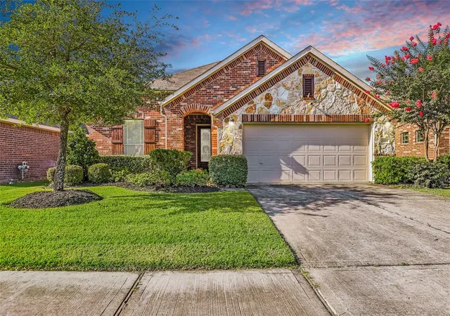 Single Family Residence at 21353 Kings Guild Ln, Kingwood, TX 77339 | MLS# 92025981 | | Sold on 2024-09-09