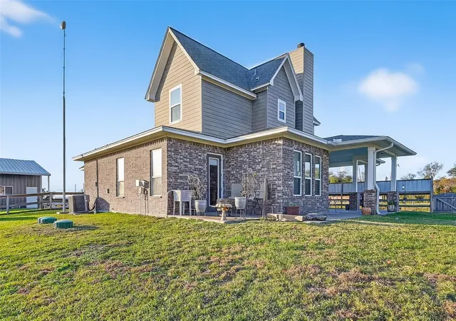 Photo 3 of Sale Pending at 912 County Rd 340, Angleton, TX 77515 | MLS# 36949586 | Listing updated on 2026-09-12