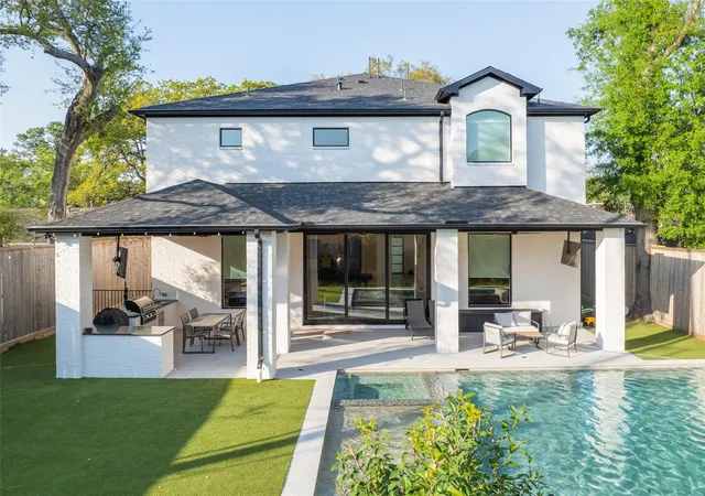 48th image of 907 W 43rd St, Houston, TX 77018 | MLS# 70972862