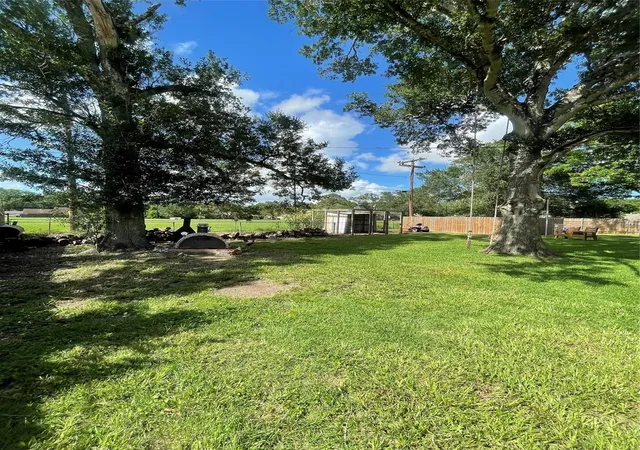 40th image of 1006 South St, El Campo, TX 77437 | MLS# 37030628