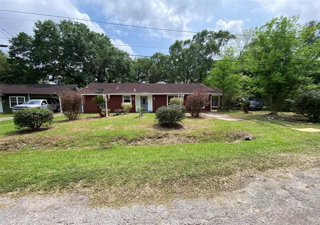 3rd image of 1195 Gunter St, Beaumont, TX 77705 | MLS# 65567738
