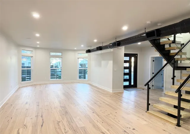 5th image of 1617 Common St, Houston, TX 77009 | MLS# 77705973