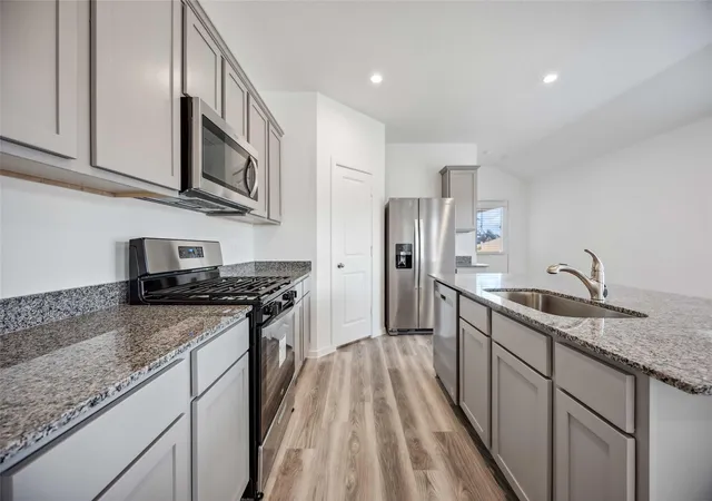 Photo 2 of Single family home for sale at 5112 Greengrass Willow Way, Houston, TX 77048 | MLS# 75875630 | Listing updated on 2026-08-28