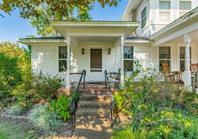 3rd image of 406 W Washington St, Brazoria, TX 77422 | MLS# 89041669