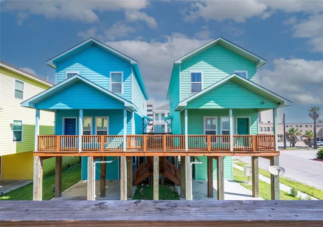 Photo 1 of Single family home for sale at 2101 Sealy St, Galveston, TX 77550 | MLS# 74063971 | Listing updated on 2026-07-31