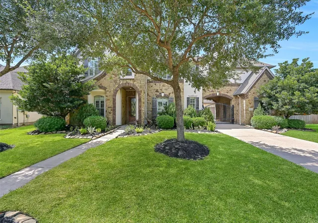 Photo 3 of Single family home for sale at 4516 Estella Ct, League City, TX 77573 | MLS# 12383032 | Listing updated on 2026-09-08