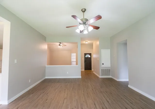 5th image of 5109 Cherrywood Ct, League City, TX 77573 | MLS# 82856658