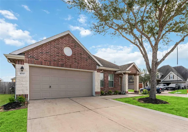 Homes for sale in Alvin, TX | 4700 Lake Line Court, Alvin, TX 77511 | MLS# 74033040