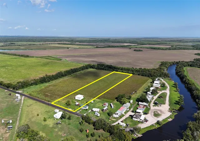 Photo 1 of Land for sale at 11705 Landrum Rd, Santa Fe, TX 77510 | MLS# 18921548 | Listing updated on 2026-06-30