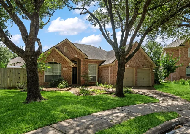 Homes for sale in Stafford, TX | 12211 Oyster Cove Ct, Stafford, TX 77477 | MLS# 71155998