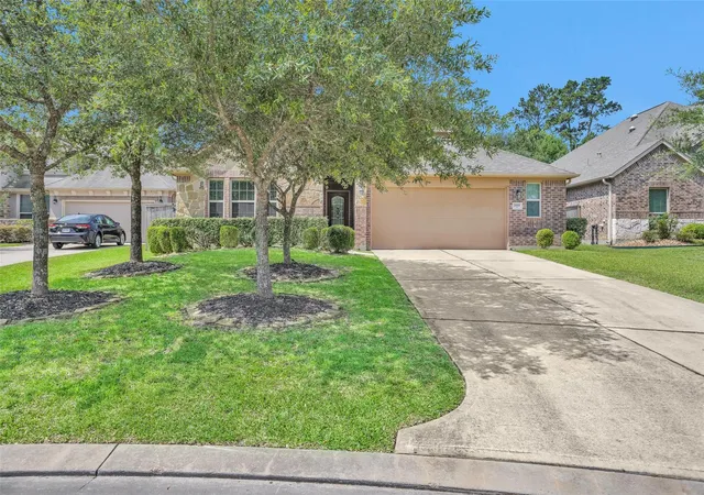 Photo 2 of Single family home for sale at 2602 Tacoma Springs Dr, Conroe, TX 77304 | MLS# 76406406 | Listing updated on 2026-08-24