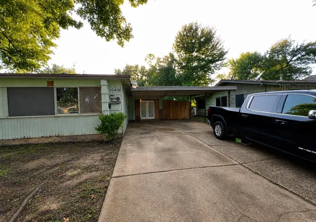 Photo 1 of Sale Pending at 10418 Alta Loma Way, Houston, TX 77075 | MLS# 14996536 | Listing updated on 2026-09-21