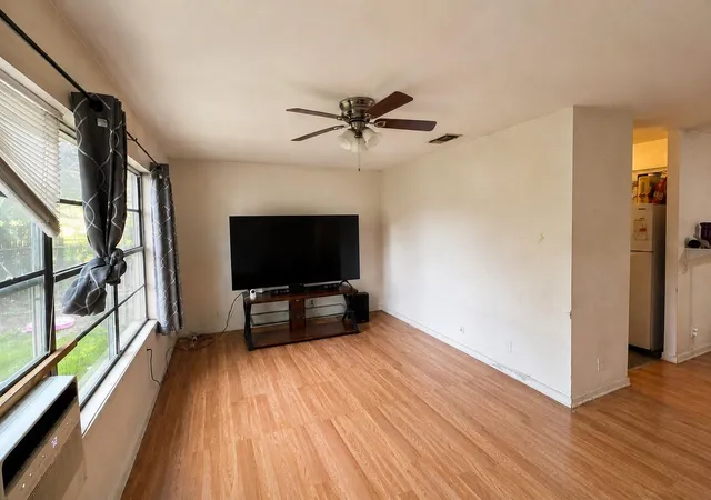 Photo 2 of Sale Pending at 10418 Alta Loma Way, Houston, TX 77075 | MLS# 14996536 | Listing updated on 2026-09-21
