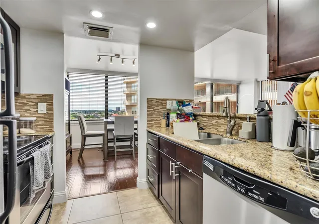 5th image of 3525 Sage Rd #1210, Houston, TX 77056 | MLS# 45355344