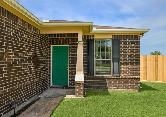 Photo 3 of Single family home for sale at 1822 Artem Ct, Houston, TX 77051 | MLS# 64688008 | Listing updated on 2026-07-25