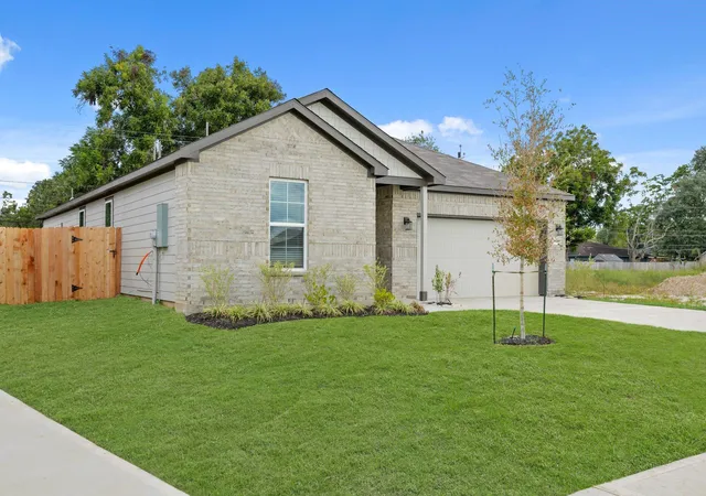 Photo 3 of Single family home for sale at 3609 Crawford St, Bay City, TX 77414 | MLS# 78609559 | Listing updated on 2026-09-20