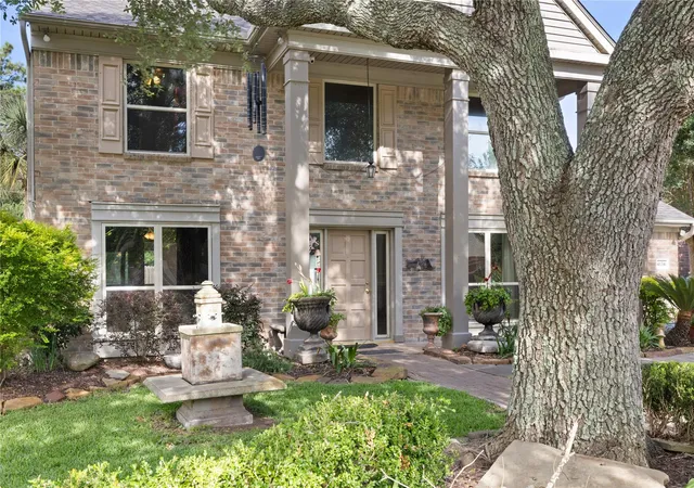 3rd image of 4134 Lakepointe Forest Dr, Seabrook, TX 77586 | MLS# 45454018