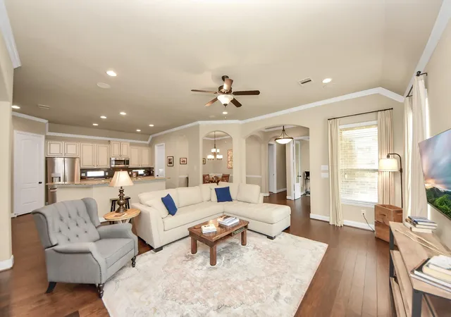 3rd image of 4910 Augusta Pointe Ct, Katy, TX 77494 | MLS# 92619258