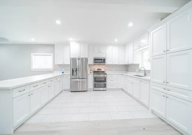 Photo 2 of Sale Pending at 141 County Rd 3419, Cleveland, TX 77327 | MLS# 82561347 | Listing updated on 2026-10-08
