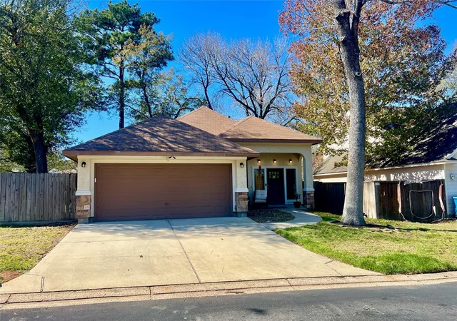Photo 2 of Single family home for sale at 13901 Hydra Ct, Willis, TX 77318 | MLS# 60237417 | Listing updated on 2026-09-11