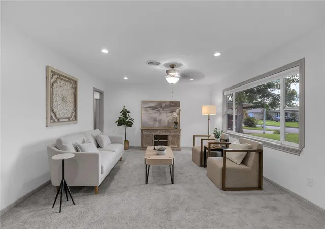 3rd image of 2934 Robertson St, Houston, TX 77009 | MLS# 69359303