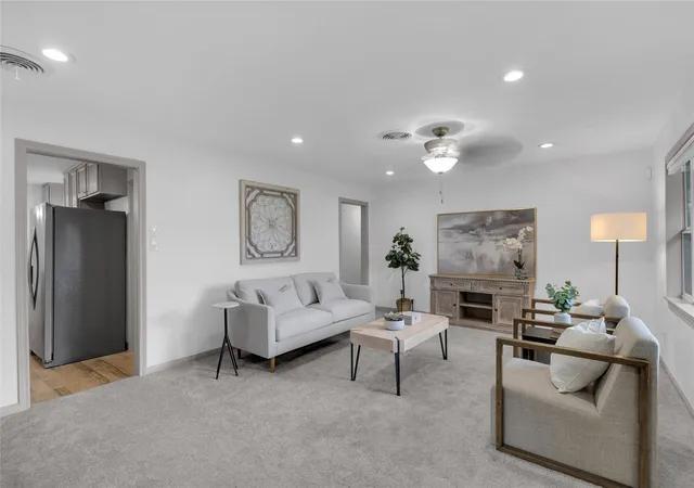 4th image of 2934 Robertson St, Houston, TX 77009 | MLS# 69359303