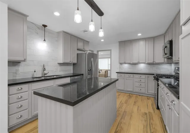 5th image of 2934 Robertson St, Houston, TX 77009 | MLS# 69359303