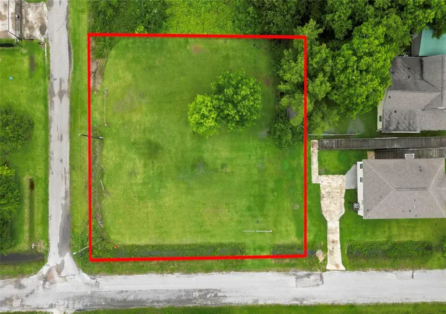 1st image of 6713 Lewis Rd, Hitchcock, TX 77563 | MLS# 18305002