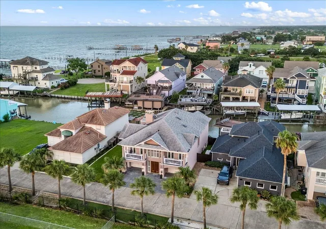 4th image of 123 Port St, Dickinson, TX 77539 | MLS# 79376268