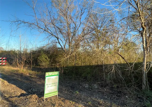 Photo 3 of Land for sale at 7942 Flintridge Dr, Houston, TX 77028 | MLS# 49920424 | Listing updated on 2026-09-03