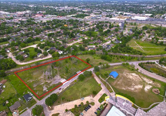 Photo 2 of Land for sale at 407 Victoria Dr, Houston, TX 77022 | MLS# 21226172 | Listing updated on 2026-06-02