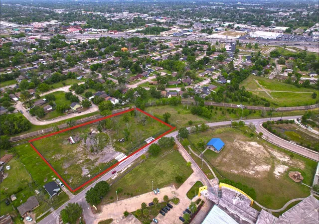 Photo 3 of Land for sale at 407 Victoria Dr, Houston, TX 77022 | MLS# 21226172 | Listing updated on 2026-06-02
