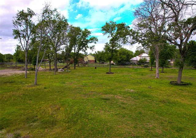 Photo 4 of Land for sale at 407 Victoria Dr, Houston, TX 77022 | MLS# 21226172 | Listing updated on 2026-06-02