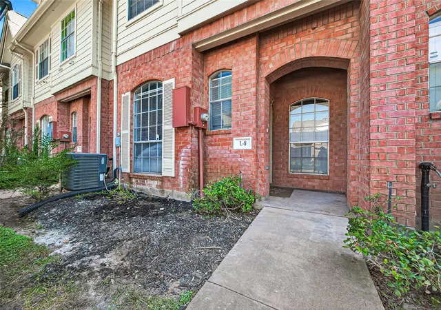 Homes for sale in Sugar Land, TX | 2710 Grants Lake Blvd #L8, Sugar Land, TX 77479 | MLS# 27961855