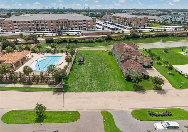 Photo 3 of Sale Pending at 2219 Camden Creek Ln, Houston, TX 77077 | MLS# 93571305 | Listing updated on 2026-09-04