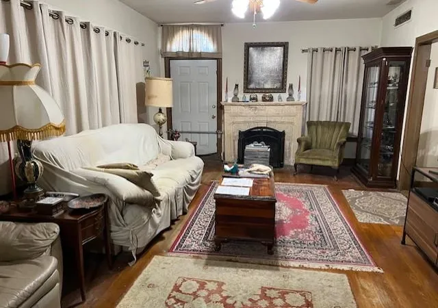 4th image of 4442 Leeland St, Houston, TX 77023 | MLS# 74891781