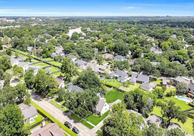 32nd image of 2531 Sugar Mill Dr, Sugar Land, TX 77479 | MLS# 17466974