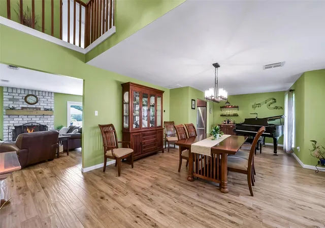4th image of 2531 Sugar Mill Dr, Sugar Land, TX 77479 | MLS# 17466974