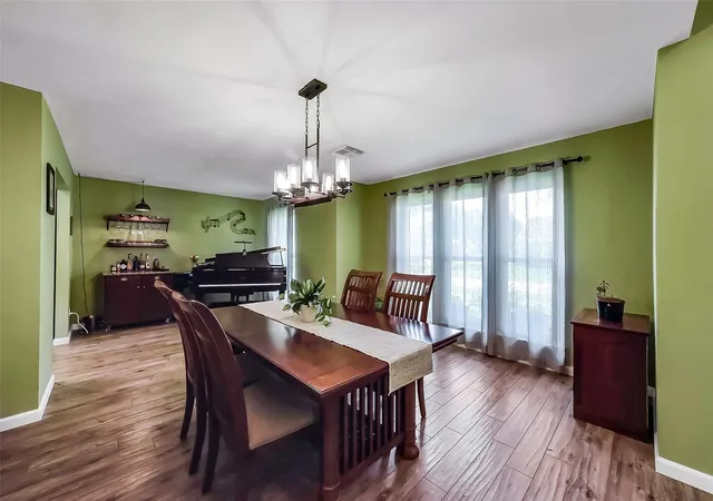 5th image of 2531 Sugar Mill Dr, Sugar Land, TX 77479 | MLS# 17466974
