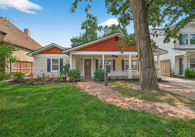 3rd image of 1609 Cheshire Ln, Houston, TX 77018 | MLS# 76444346