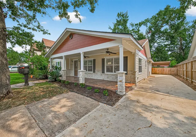 4th image of 1609 Cheshire Ln, Houston, TX 77018 | MLS# 76444346