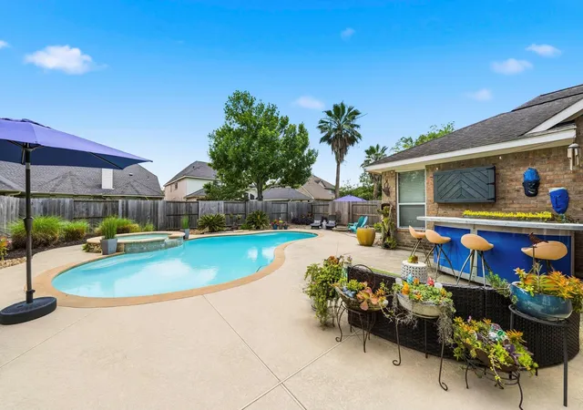 Photo 2 of Single family home for sale at 8815 Wenona Walk, Missouri City, TX 77459 | MLS# 76530018 | Listing updated on 2026-08-20