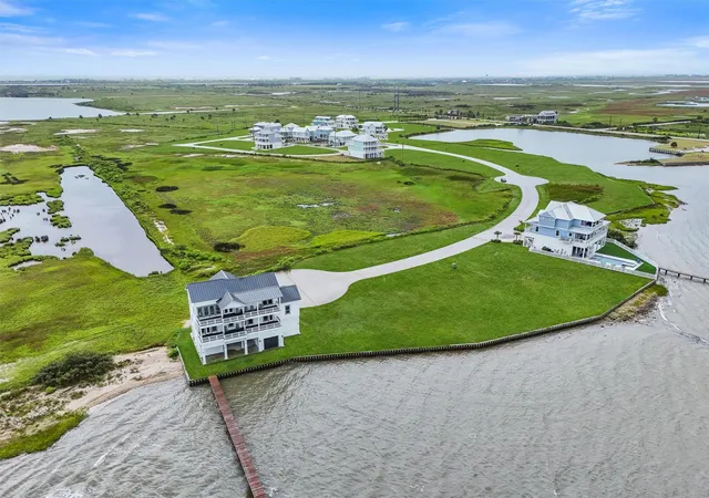 4th image of 1633 Osprey Ct, Galveston, TX 77554 | MLS# 23136549