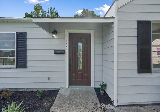 Photo 3 of Single family home for sale at 1722 Caspersen Dr, Houston, TX 77029 | MLS# 90103726 | Listing updated on 2026-09-18