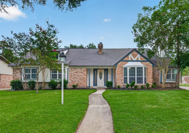 2nd image of 25506 Many Oak Dr, Spring, TX 77380 | MLS# 49836122