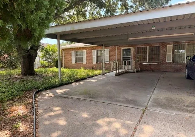 Photo 2 of Sale Pending at 5310 Westover St, Houston, TX 77033 | MLS# 40071774 | Listing updated on 2026-09-18