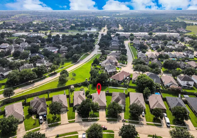 13th image of 137 Rustic Colony Ln, Dickinson, TX 77539 | MLS# 14324664